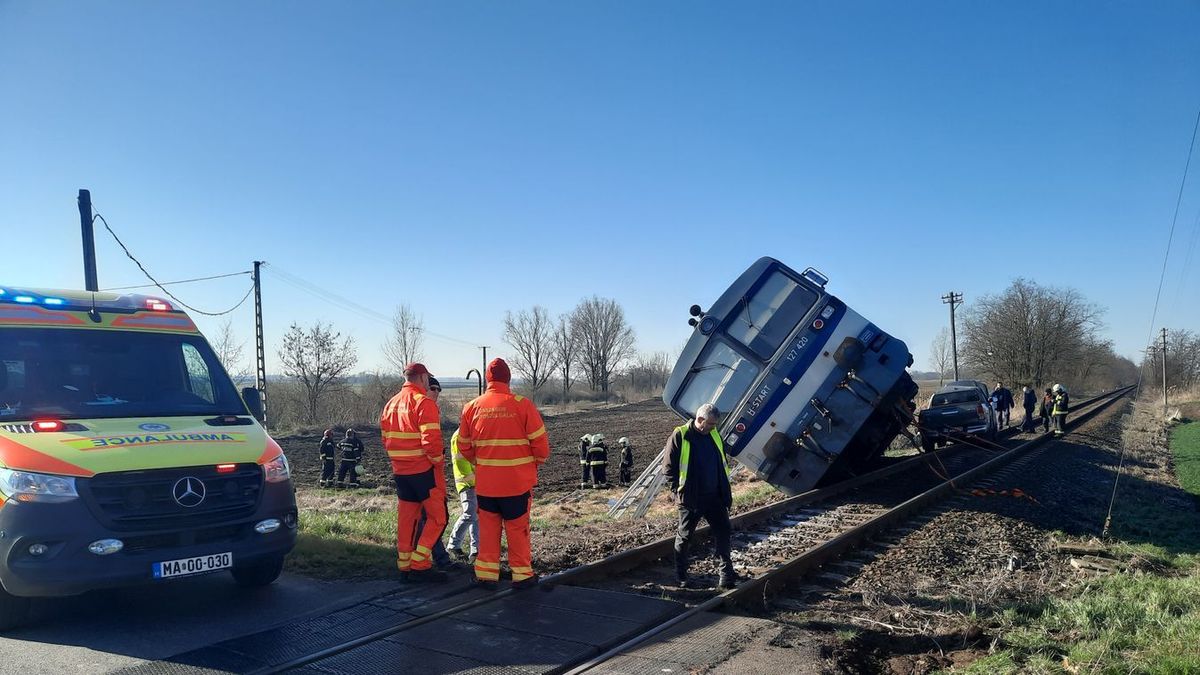 Brutális baleset történt Tiszaeszláron, sok a sérült, egy ember meghalt