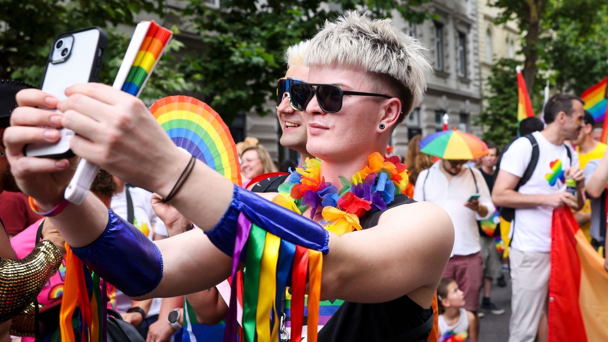 Ledobta a láncot a Pride szóvivője: Ha betiltják a Pride-ot, akkor nincs többé demokrácia Magyarországon