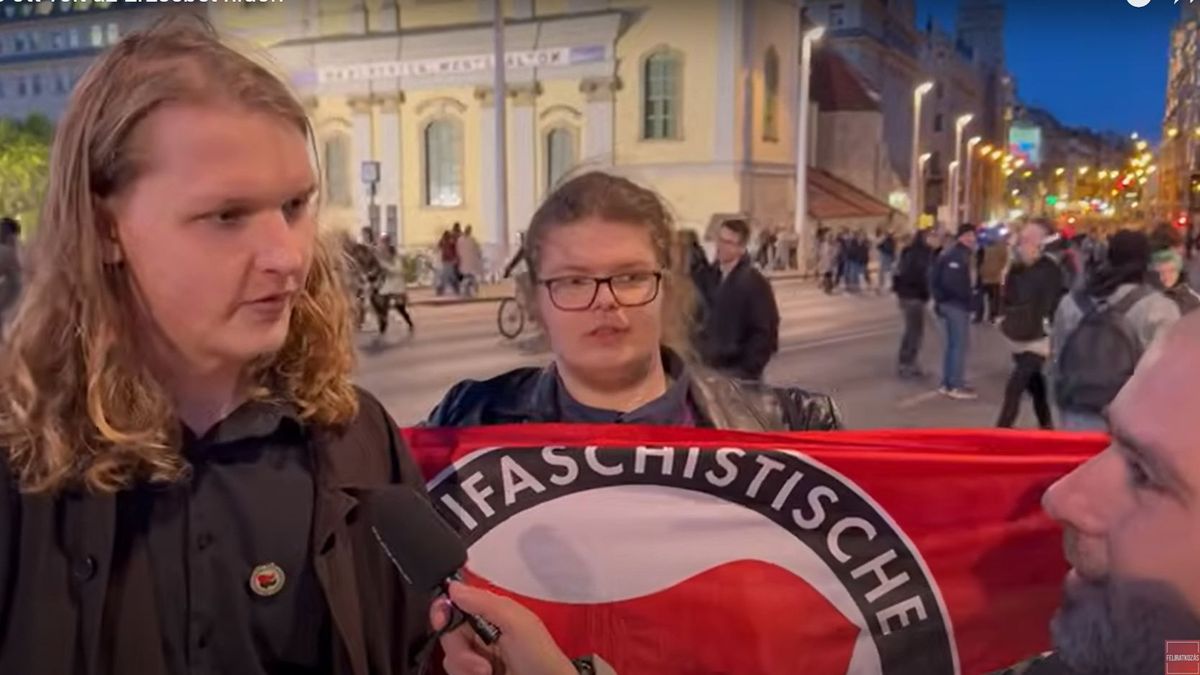 „Akasszák fel a királyokat!” – antifák és queerek is feltűntek a Pride melletti tüntetésen (VIDEÓ)