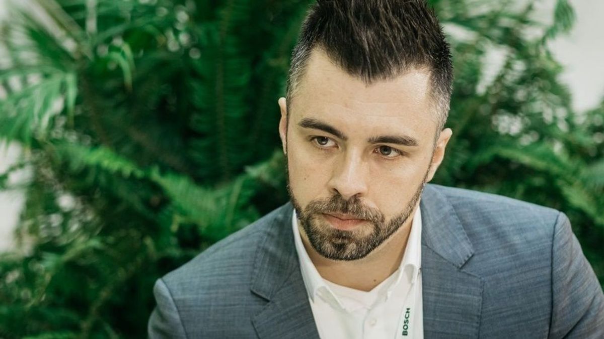 Botrány: saját ürülékükben fetrengő, hajléktalan embereket használt fel a tiszás Kulja András, hogy azt sulykolja, rossz a magyar egészségügy