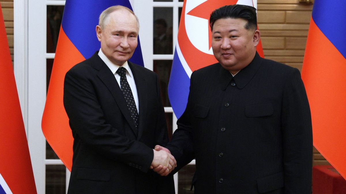 Megtörte a csendet Észak-Korea az ukrajnai háborúval kapcsolatban: Kim Dzsongun hős katonákról beszélt
