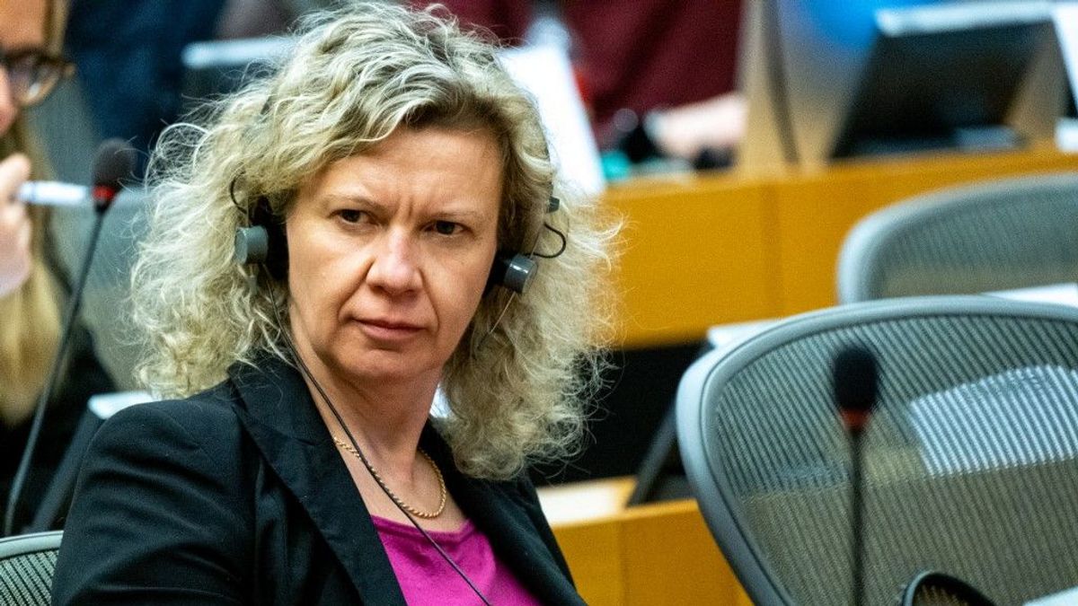 „Szégyellem, hogy magyar vagyok” – Kollár Kinga kijelentése robbanásszerű pánikot keltett a Tisza Pártban