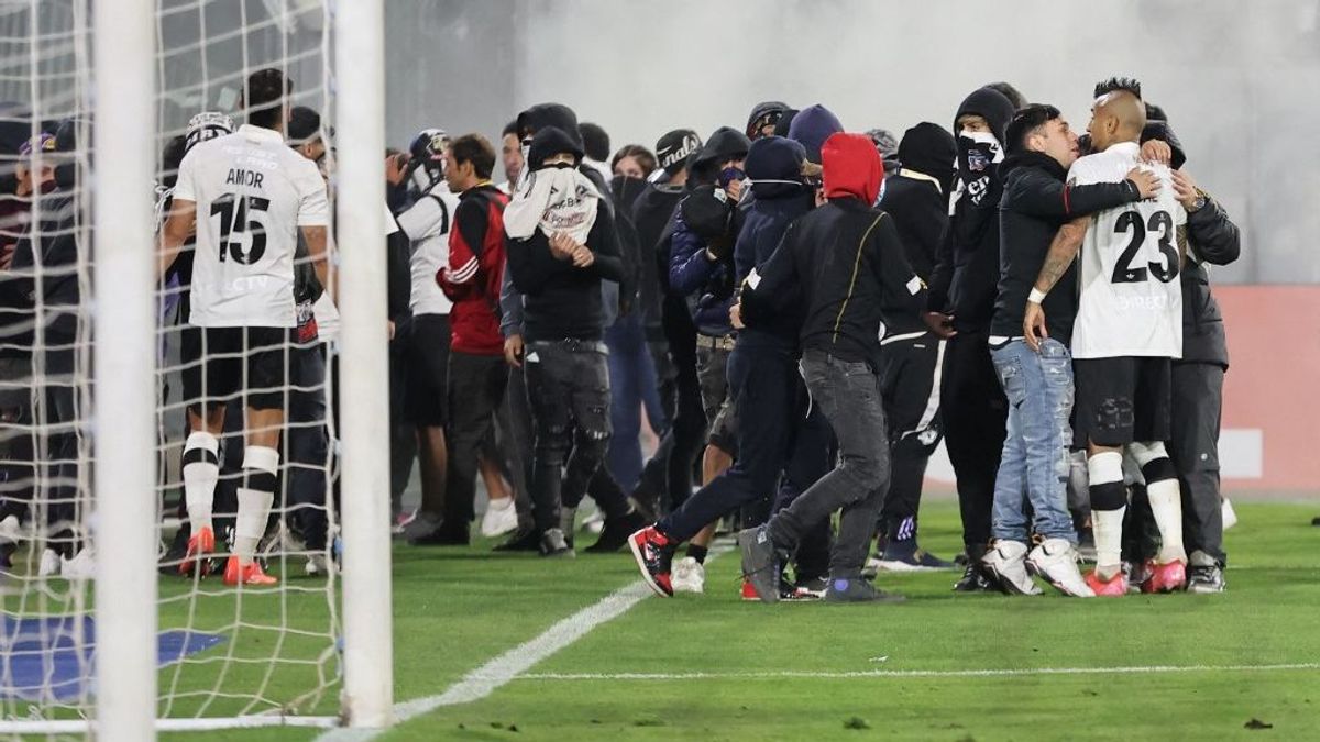 Tinédzserek haltak meg – botrányba fulladt a nemzetközi kupameccs (VIDEÓ)