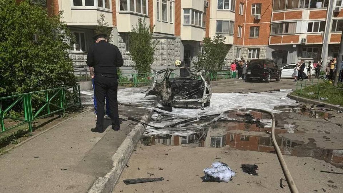 Drámai felvételen, ahogy egy autóba rejtett pokolgép végez Putyin egyik kulcsemberével