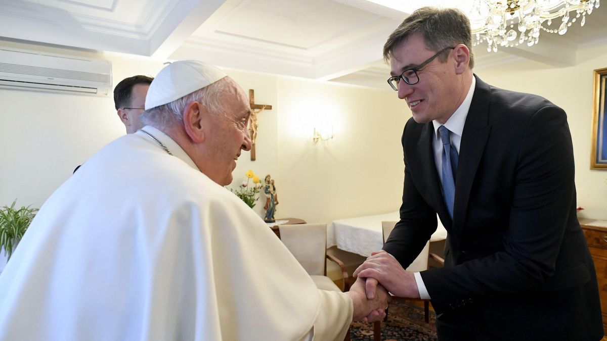 Vastag bőr: Karácsony „megható” szavakkal búcsúzott Ferenc pápától, miközben pártja vallásgyalázó plakátokkal kampányol az Egyház ellen