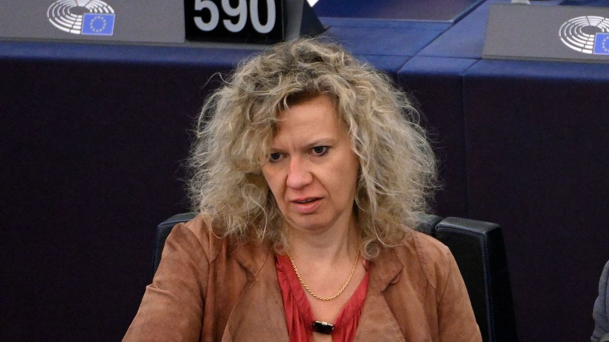 Így menekülnek a Tisza politikusai, amikor Kollár Kingáról vagy Ukrajna uniós tagságáról kellene valamit mondani (VIDEÓ)