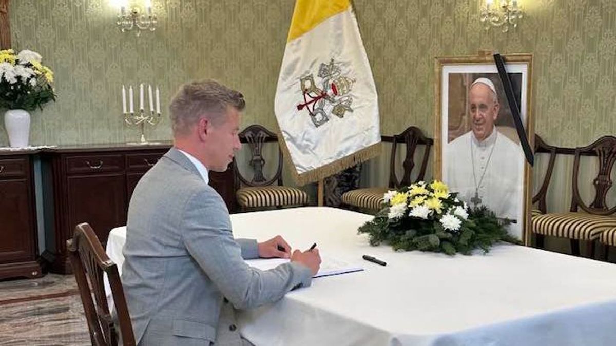 Magyar Péter a konklávén