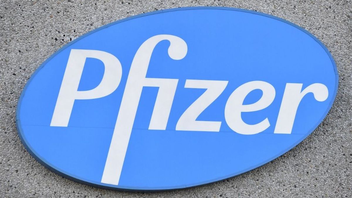 Dermesztő hírt jelentett be a Pfizer: azonnal le kellett állni, súlyos mellékhatás jelent meg