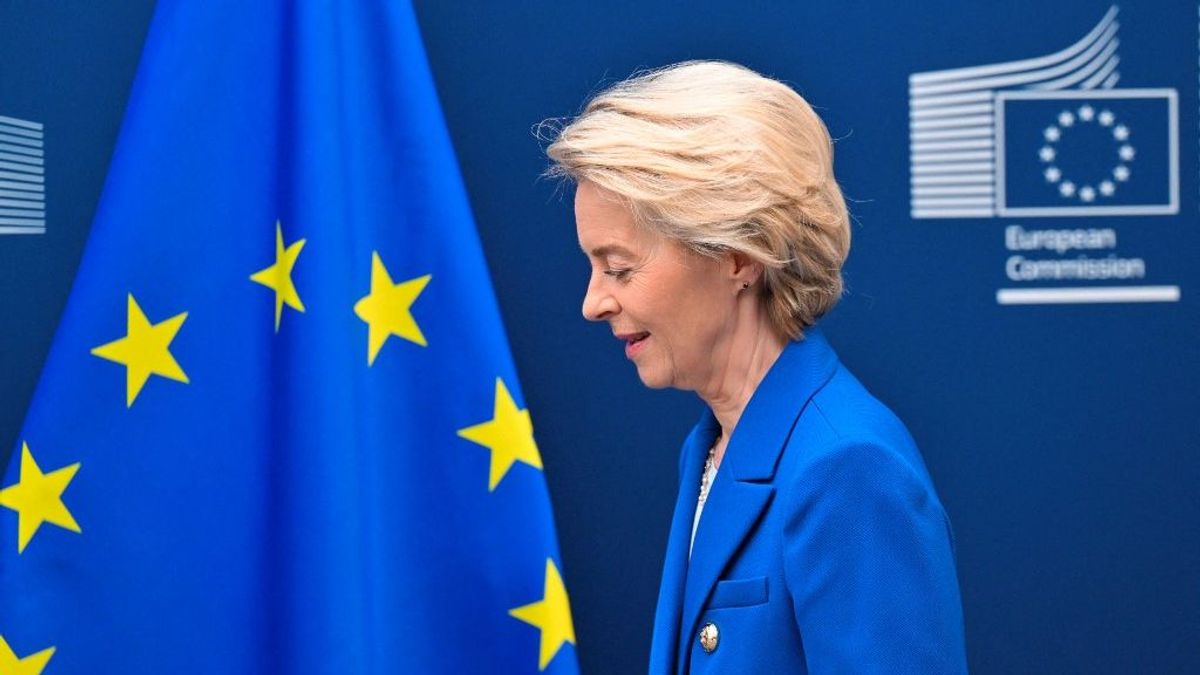 Megnyugtatta Von der Leyen a Politico-t, a lakosság többsége még támogatja EU-tagságot