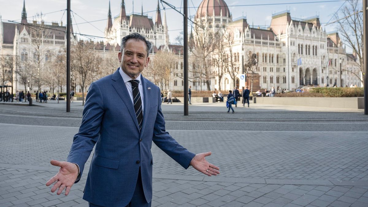 „Nem kioktatni jövünk, hanem egyenrangú félként együttműködni” – jelentette ki Robert Palladino ügyvivő