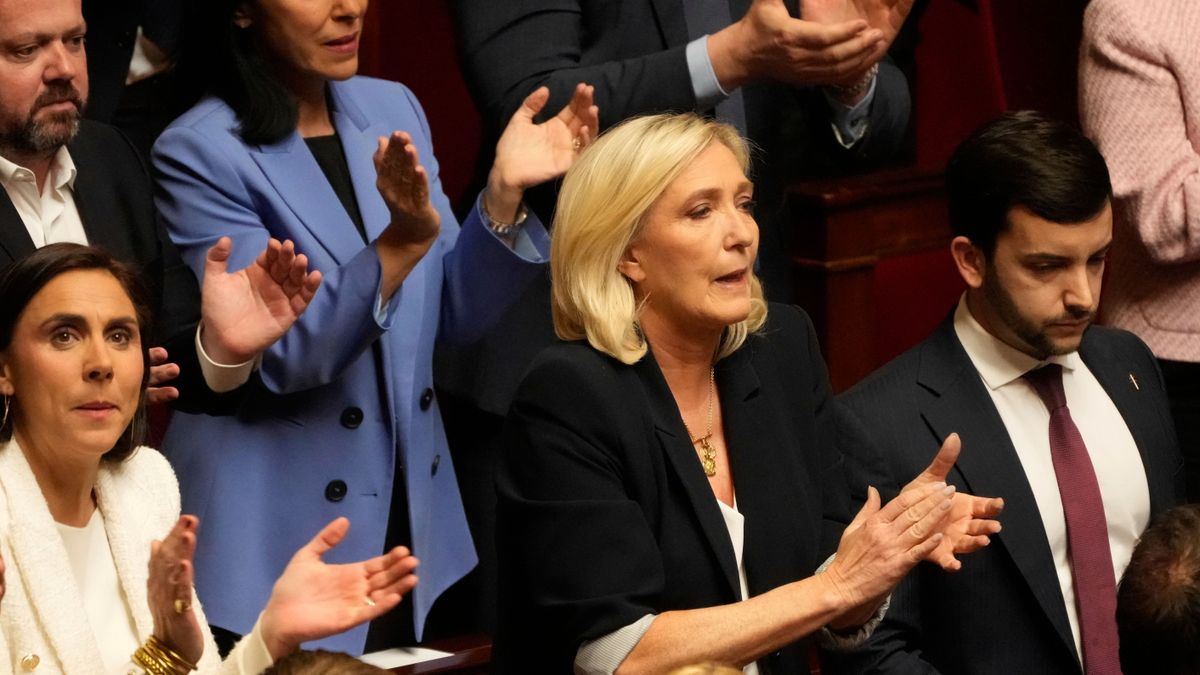 Francia sztáríró: Hazám mostantól kezdve nyílt diktatúra