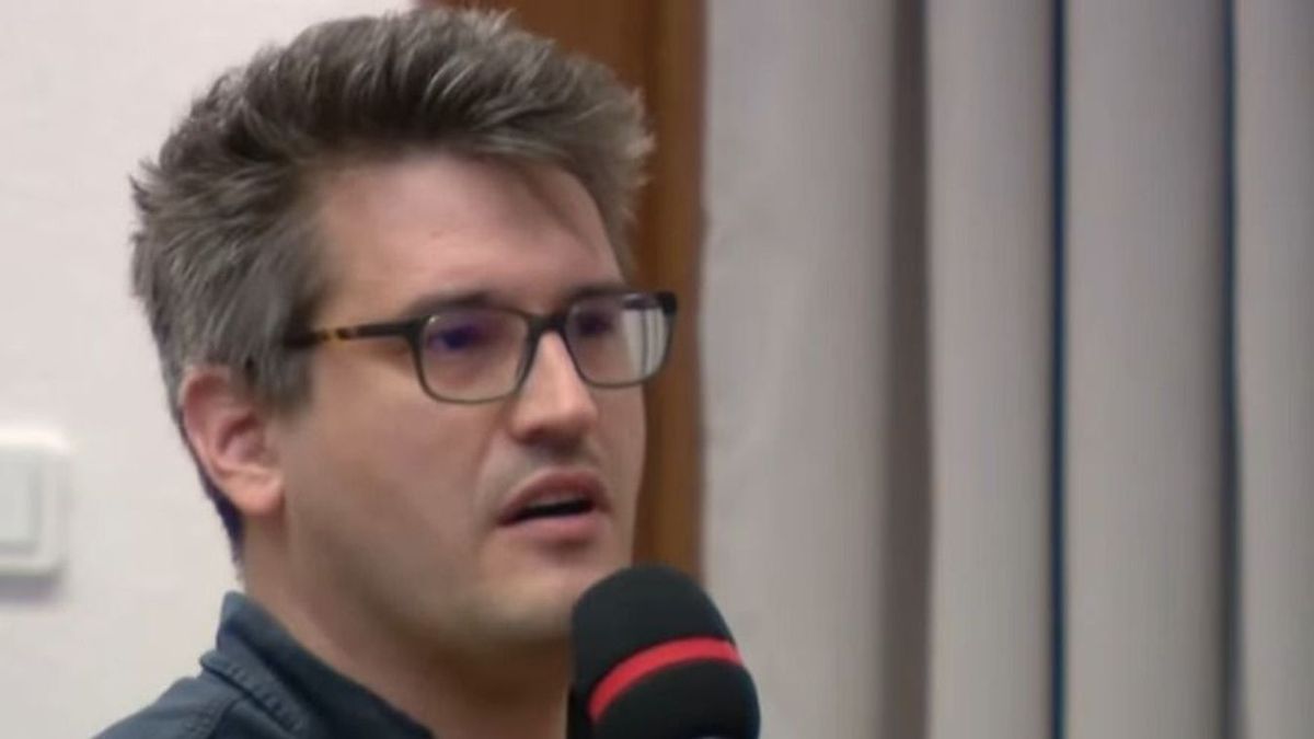 Vérig sértődött a 24.hu, amiért nem mehetett be a magatartási problémákkal küzdő újságírójuk a Kormányinfóra