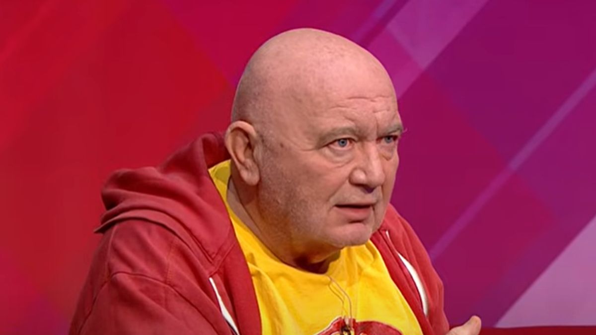 Az egészségügyi államtitkár felmosta a padlót Kulja Andrással