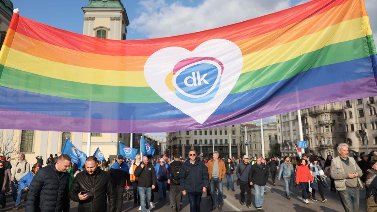 A Pride melletti tüntetőknek sikerült megbénítani a várost, az afterparti se maradt el (FOTÓK)