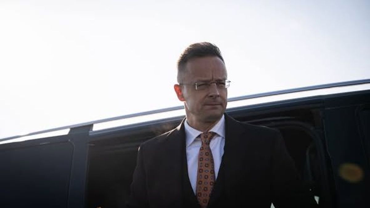Nagy a tét: Szijjártó Péter égető kérdésekkel megy Luxembourgba