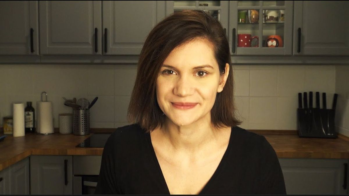 Pottyondy Edina borította a bilit, Magyar Péter fejére is hullott a tartalmából
