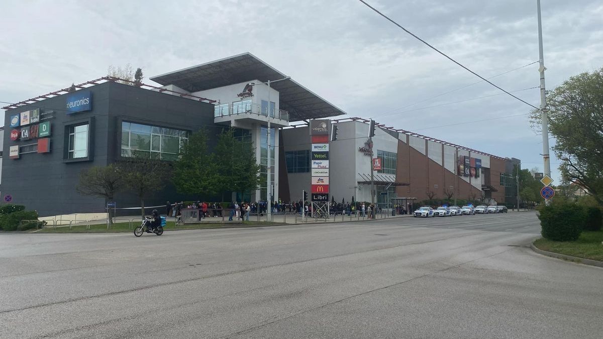 Több helyen is újabb bombariadók voltak, megszólalt a rendőrség