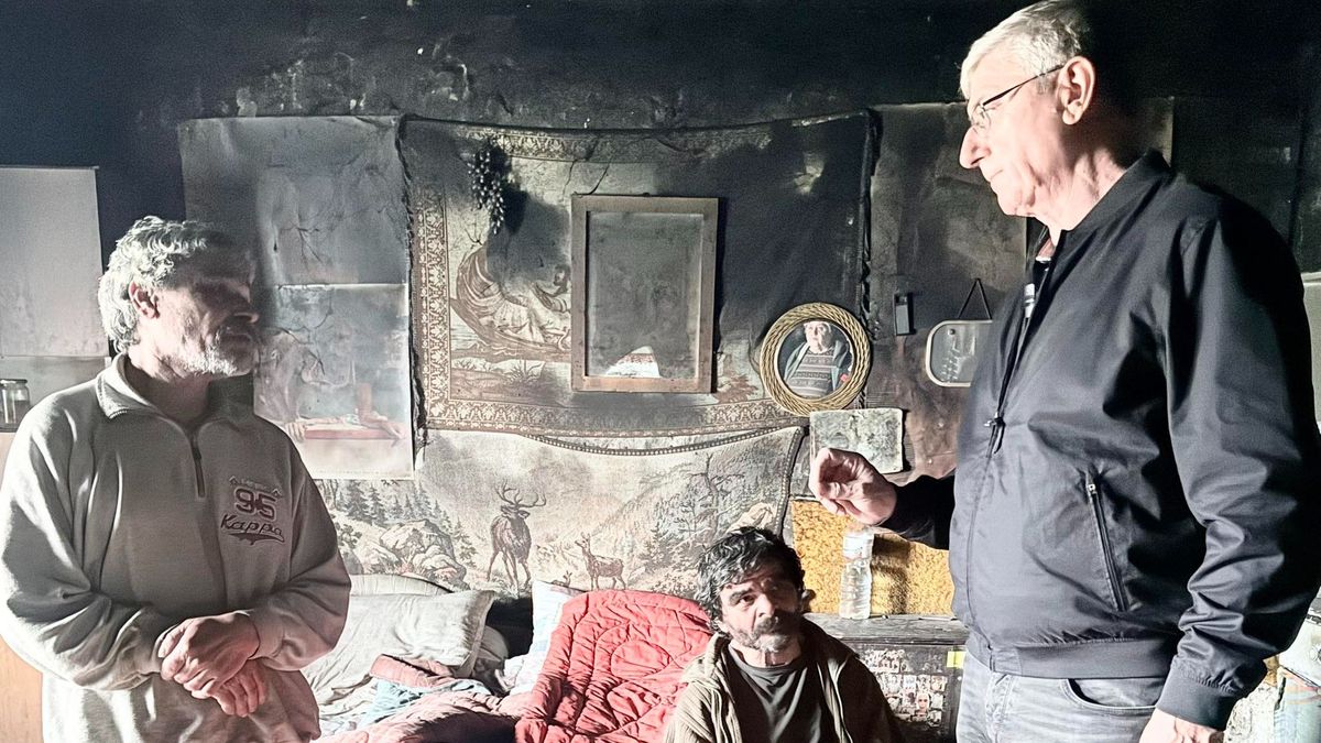 A falu polgármestere nem örül annak, hogy nyomorult helyzetben élő embereknek kezet nyújtunk