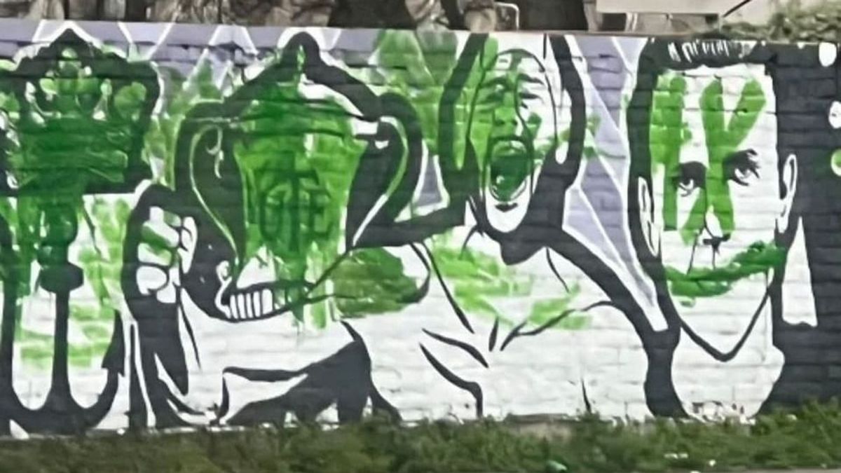 Meggyalázták Benedek Tibor újpesti emlékfalát (FOTÓ)