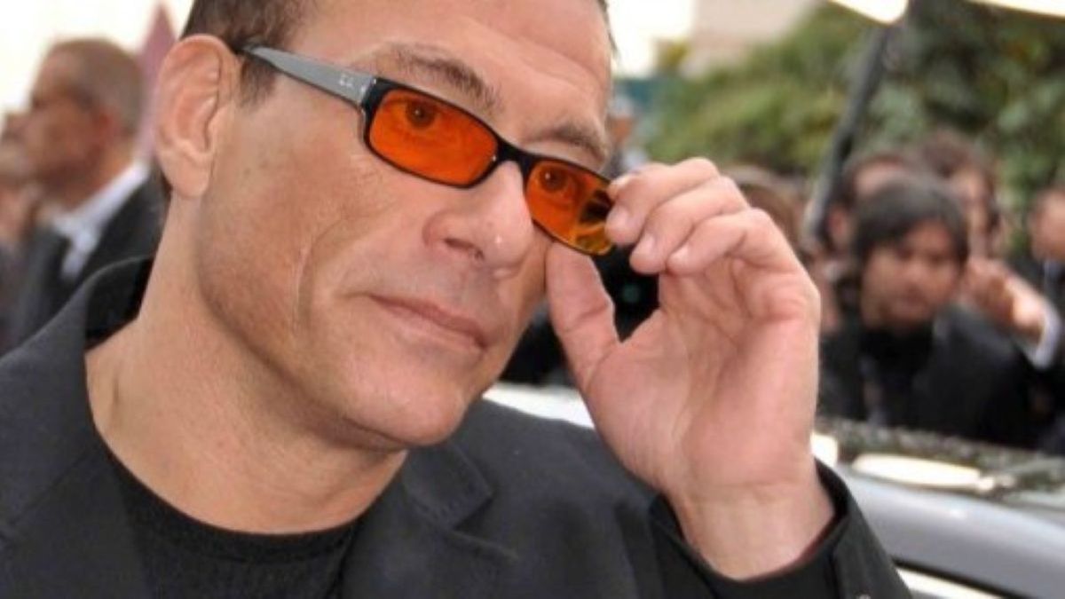 Jean-Claude Van Damme kizsákmányolt román nőket kaphatott „ajándékba”