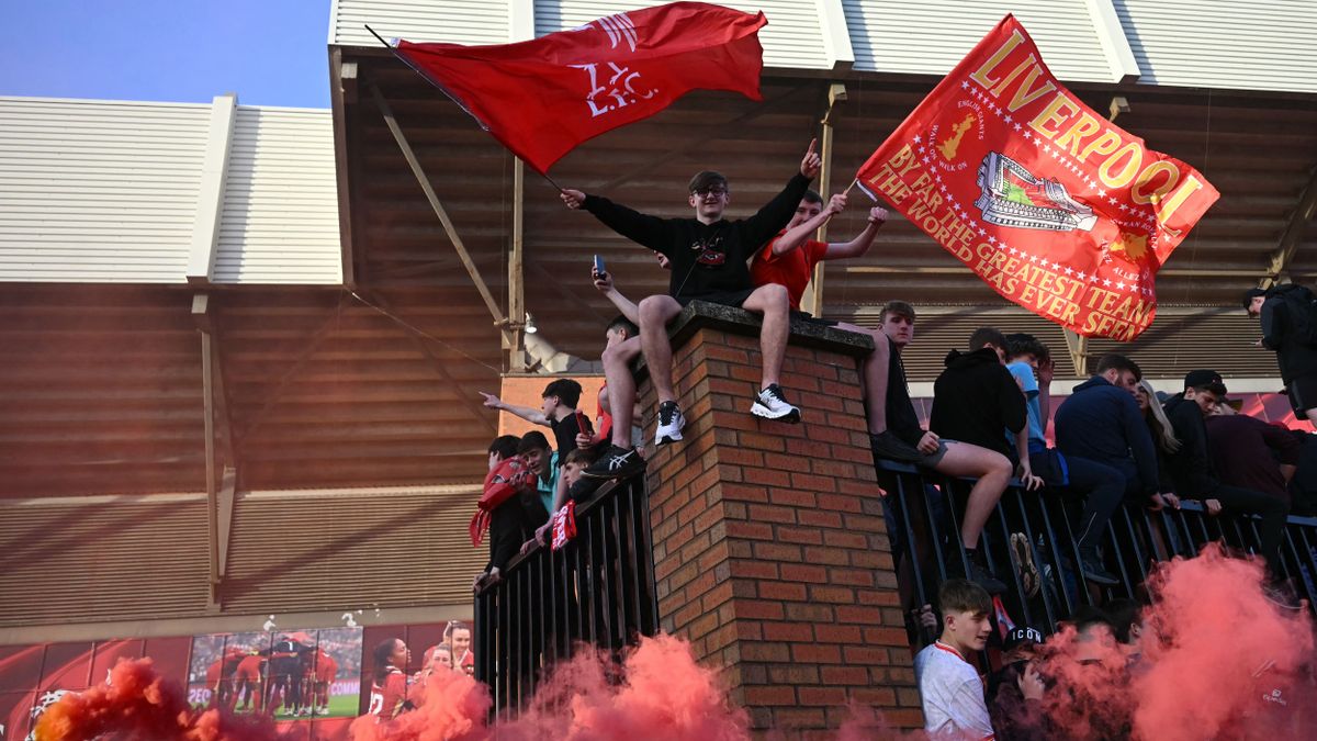 Tetőfokára hágott a hangulat: még a magyar tévést is megrázták Liverpoolban (VIDEÓ)
