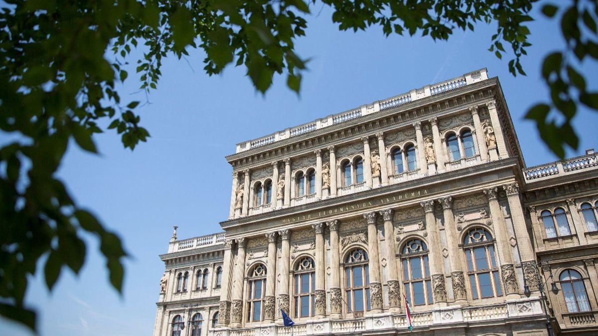 Az utolsó, szinte érintetlenül maradt sztálinista intézmény: A Magyar Tudományos Akadémia