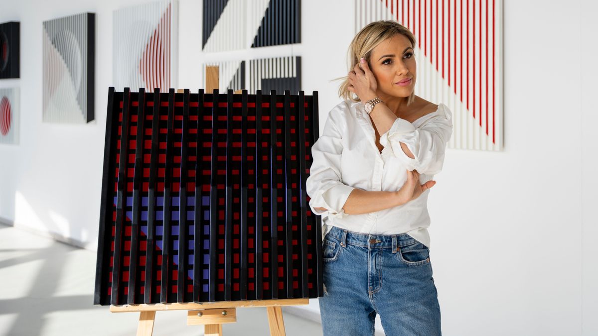 „Ha kidobtak az ajtón, bemásztam az ablakon” – Borzi Vivien „celebspecialista” fotós a Mandinernek