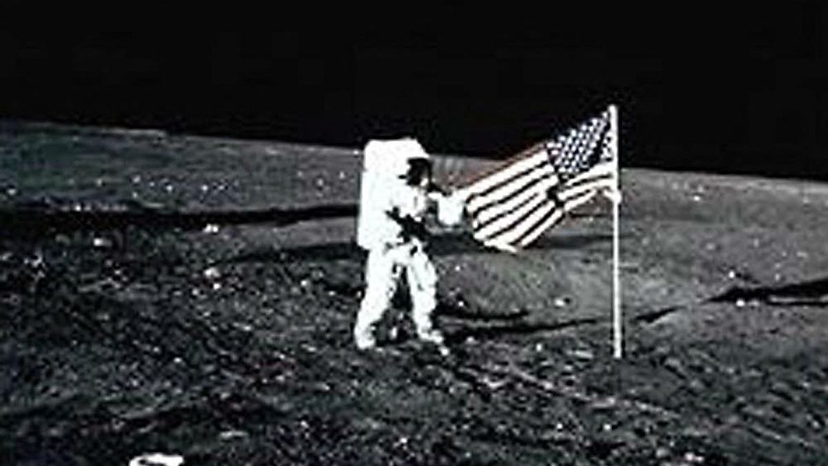 Lebukott Andy Warhol: a NASA tudta nélkül küldhetett obszcén rajzot a Holdra