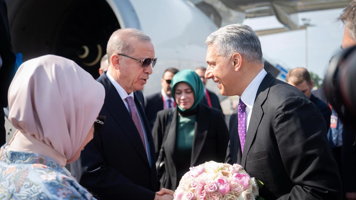 Megérkezett Budapestre Erdogan: Lázár János fogadta a török elnököt (GALÉRIA)