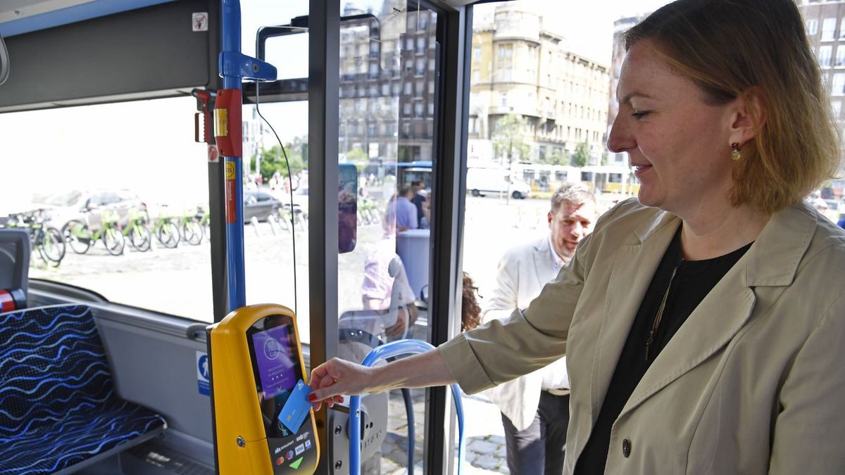 Tovább burjánzik a BKK-botrány: megbukott az utasokat pulykákhoz hasonlító vezérigazgató