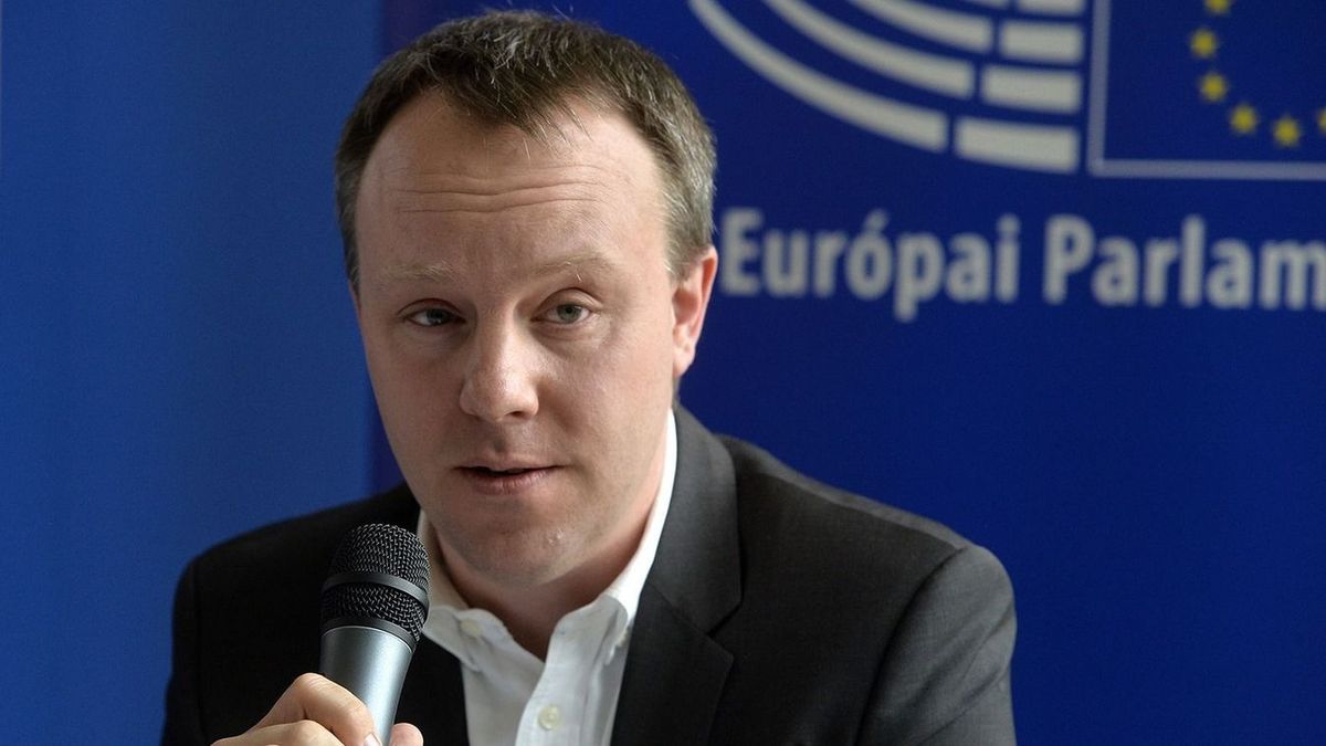 Jó, hogy Daniel Freund petíciót fogalmaz a magyar civilek védelmében – nagy segítség ez a berlini zsidó pedagógusnak!