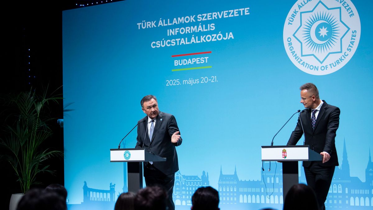 Szijjártónak eszem a zúzáját, az arcocskájától távol maradnék