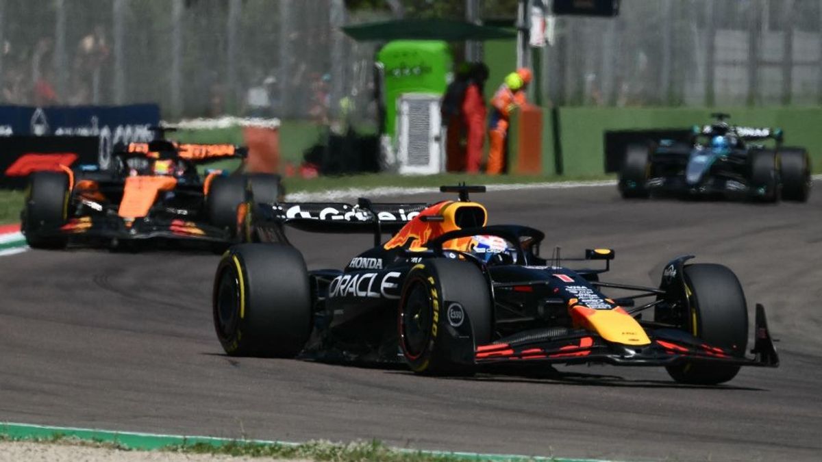 Micsoda előzés! Verstappen az első kanyarban az élre állt és győzött Imolában