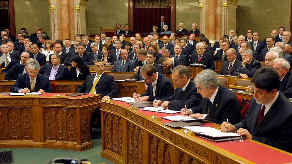 Amikor másodszor tették le az esküt Orbán Viktorék