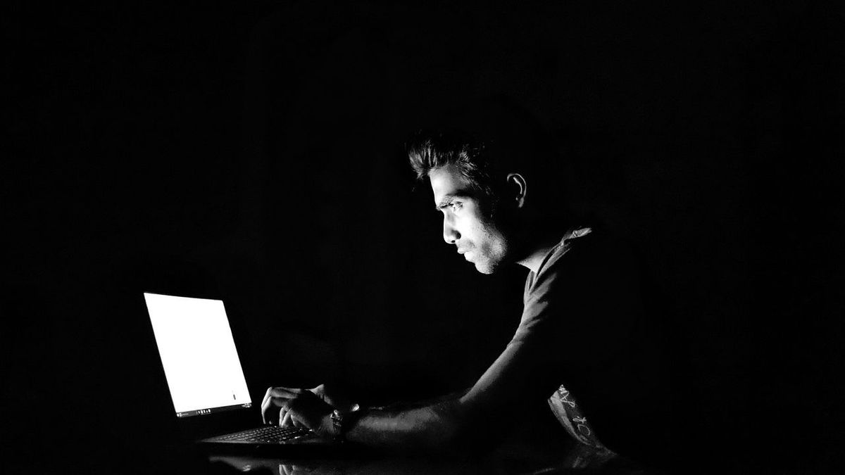 Figyelmeztet a miniszterelnök: az online csalások nyolcvan százaléka ukrán gyökerű Magyarországon