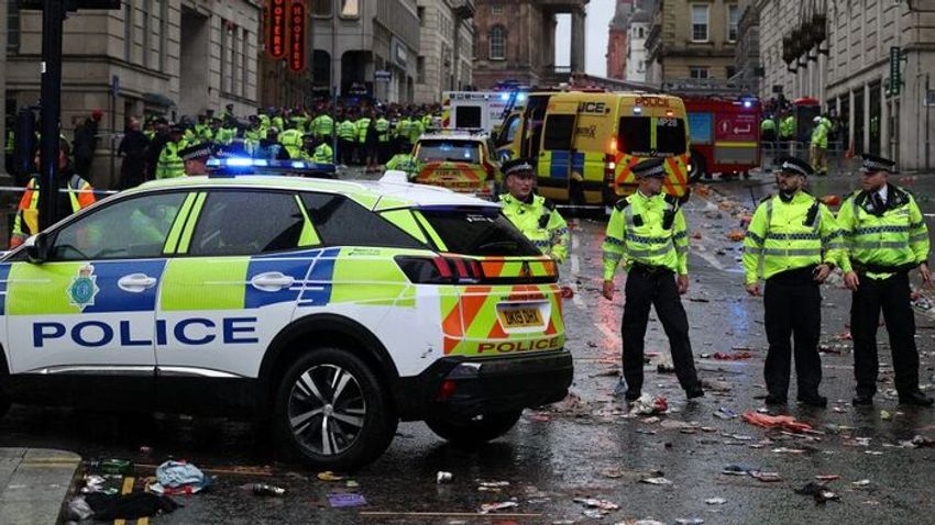 A Szoboszlaiékat ünneplő tömegbe hajtott egy autó Liverpoolban