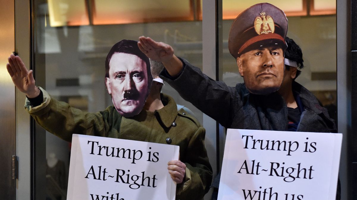 „Fasizmusszakértők” menekülnek az USA-ból Trump miatt, ellenállási központokat akarnak