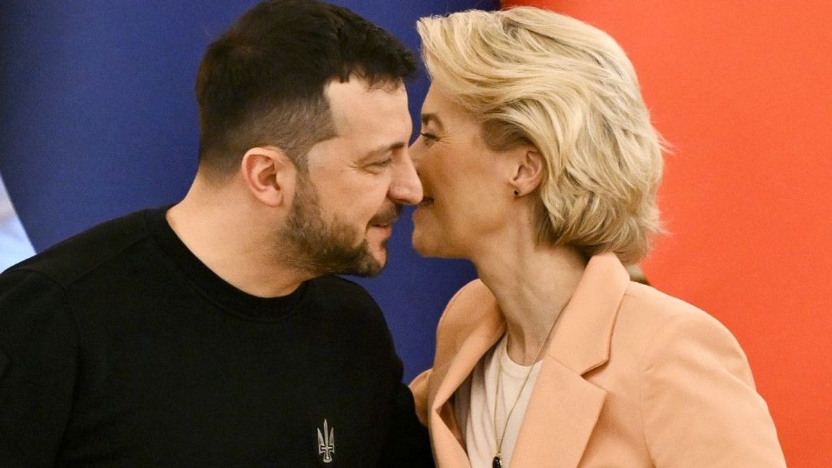 Váratlan fordulat: már Kijevből mentek neki Von der Leyennek