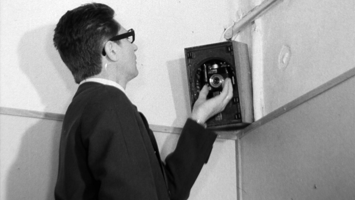 Megdöbbentő titkok tárultak fel – így építették ki Kádárék a mindenkit megfigyelő szörnyállamot