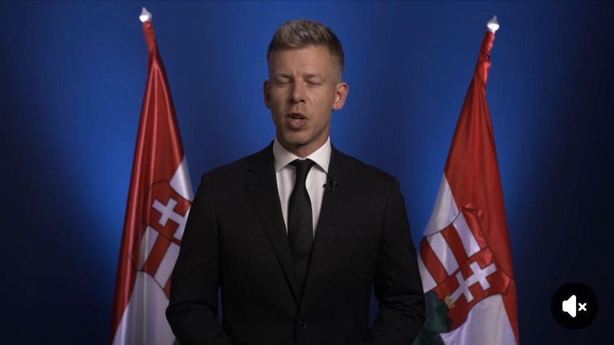 Attól, hogy Kossuth-címeres zászló előtt szónokol remegő szájjal, még nem lesz se forradalmár, se újkori Kossuth