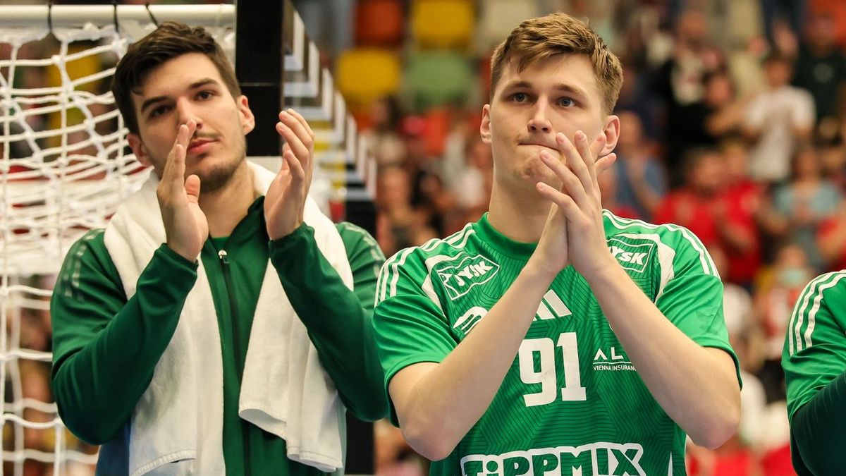 Sportszerűtlen vagy zseniális? Egymásnak ugrottak a szurkolók a magyar válogatott trükkös gólja után (VIDEÓ)