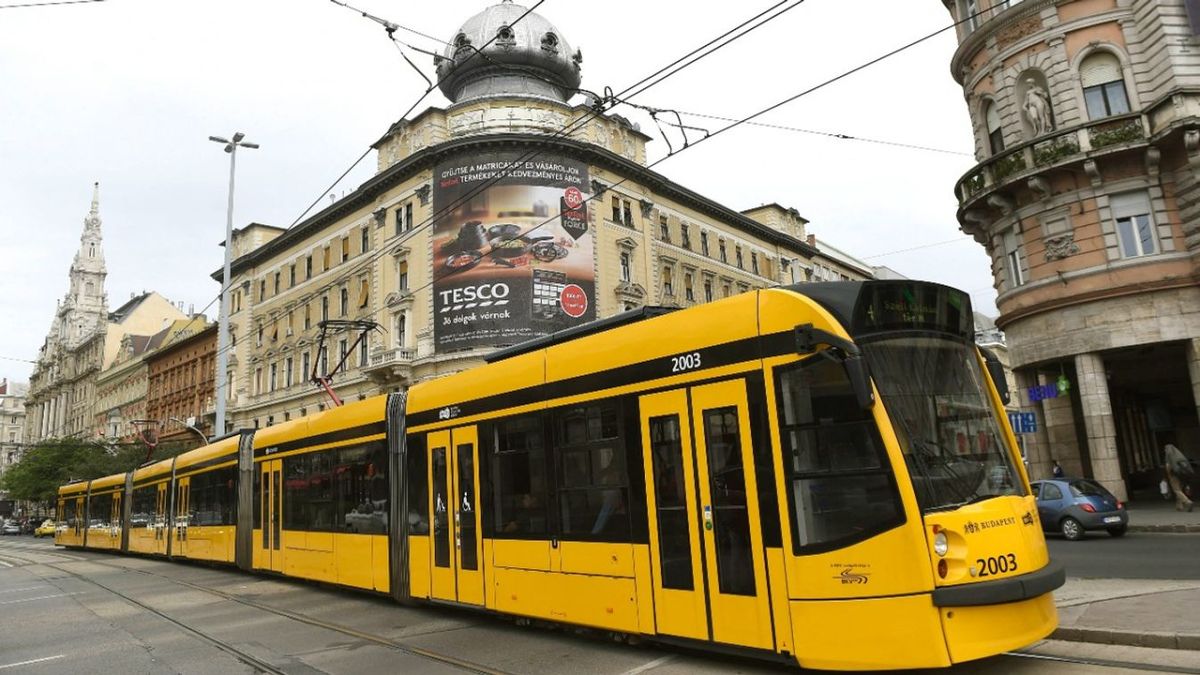 Döbbenetes jelenet a Blahán: leteperték a BKK egyik női munkatársát, miközben társa csak állt és nézte (VIDEÓ)