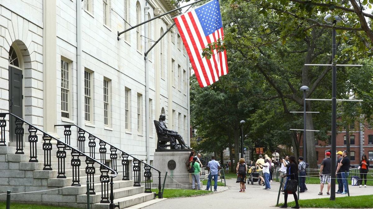 Újabb csapás érte a szélsőbalos propagandát folytató Harvard Egyetemet