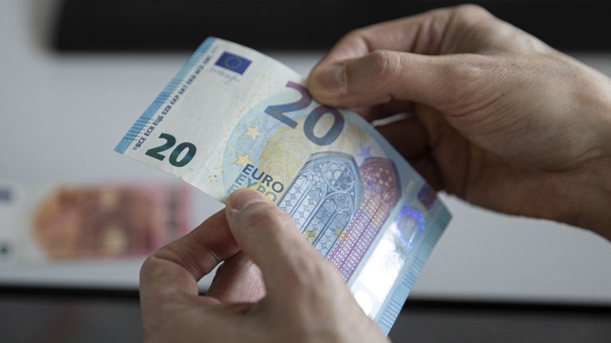 Elképesztő indokkal tiltotta volna be a francia miniszter a készpénzt