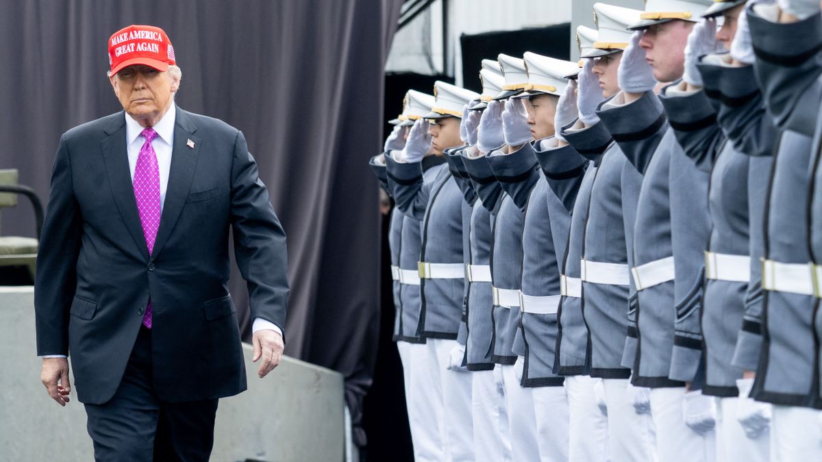 Valami készül: Trump felfoghatatlan mennyiségű pénzzel fejleszti az amerikai hadsereget