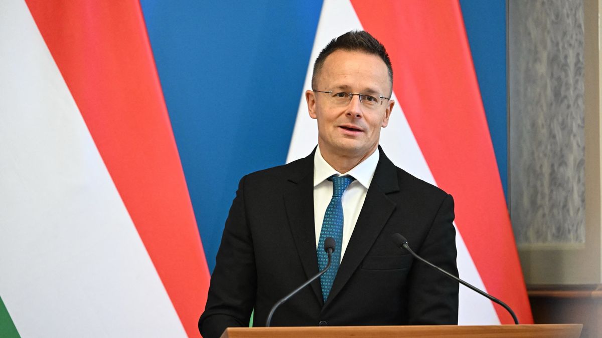 Szijjártó Péter élesen bírálta Brüsszelt, de Trumpnak is üzent
