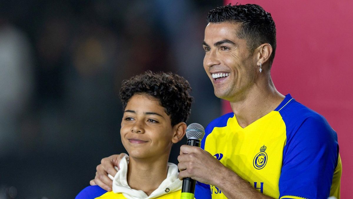 Megérkezett a trónörökös: Cristiano Ronaldo fia portugál válogatott lett