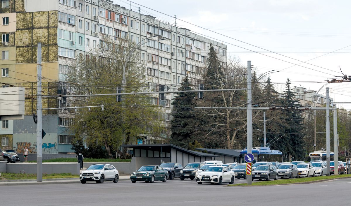 Chisinau,,Republic,Of,Moldova.,05.04.2025.,Traffic,On,The,Streets,Of