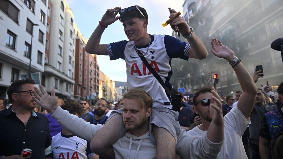 Brutális tömegverekedéssel hangoltak az angol szurkolók az Európa-liga-döntőre (VIDEÓ)