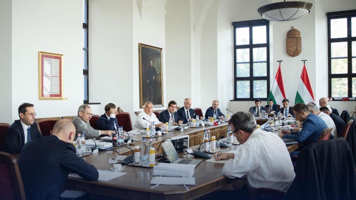 Döntött a kormány: jönnek az átcsoportosítások